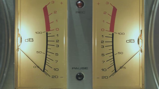 复古录音机指针摆动视频素材